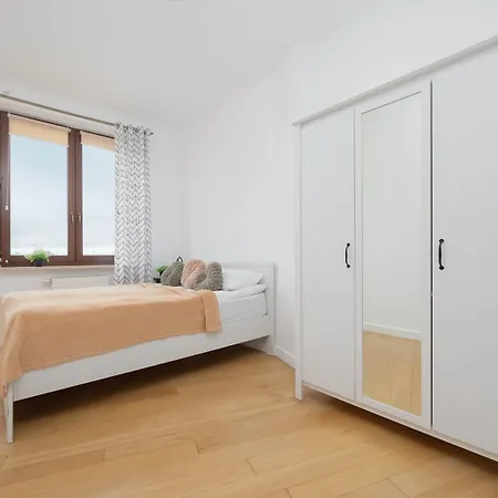 Apartamento Air-conditioned 3 Bedroom In By Renters
