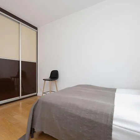 Air-conditioned 3 Bedroom In By Renters * Varsóvia