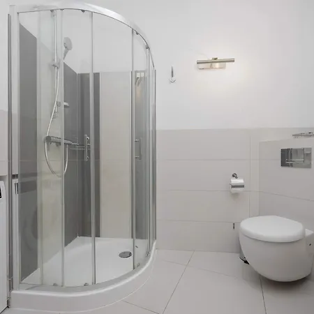 Apartamento Air-conditioned 3 Bedroom In By Renters Varsóvia